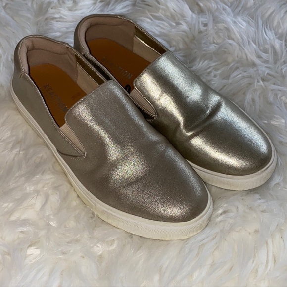 reaction kenneth cole women’s gold slip ons - Picture 1 of 6